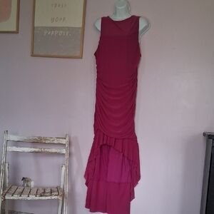 Chic Sleeveless High Low Dress in Fuchsia/purple